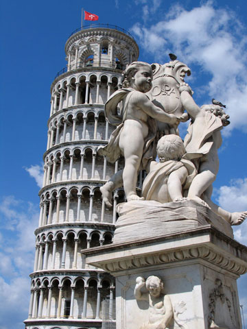 Pisa - Torre pendente e statue